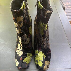 Chio, size 8 velvet flower pattern ankle boots